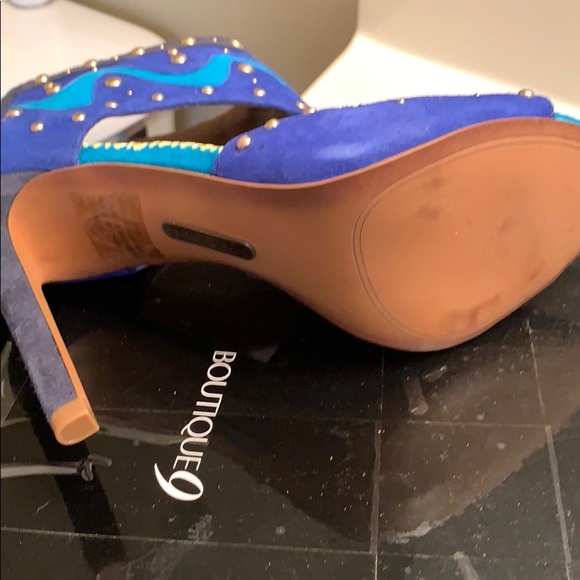 Sandals - Picture 2 of 2